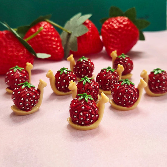 Strawberry Snail Trinket (1 ea.)